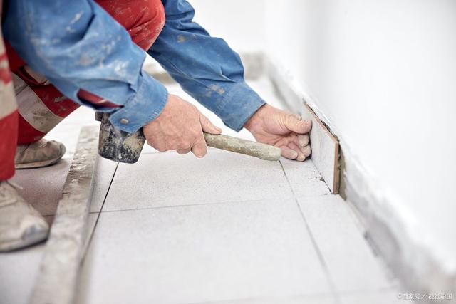 在哪里可以找到贴瓷砖的工人(请问大家都是在哪里找的贴瓷砖的师傅?)